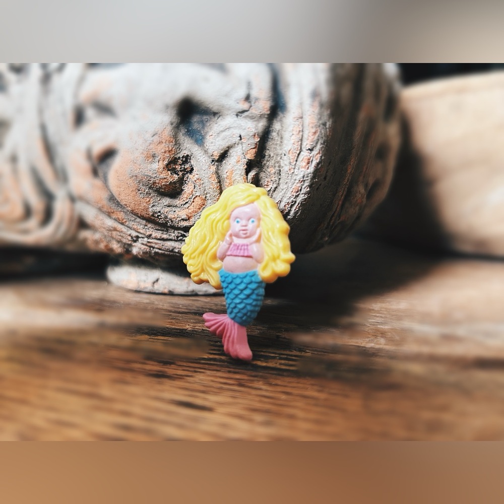 Vintage 1985 Avon Tomy Mermaid Pin | Rare Retro Collector’s Item